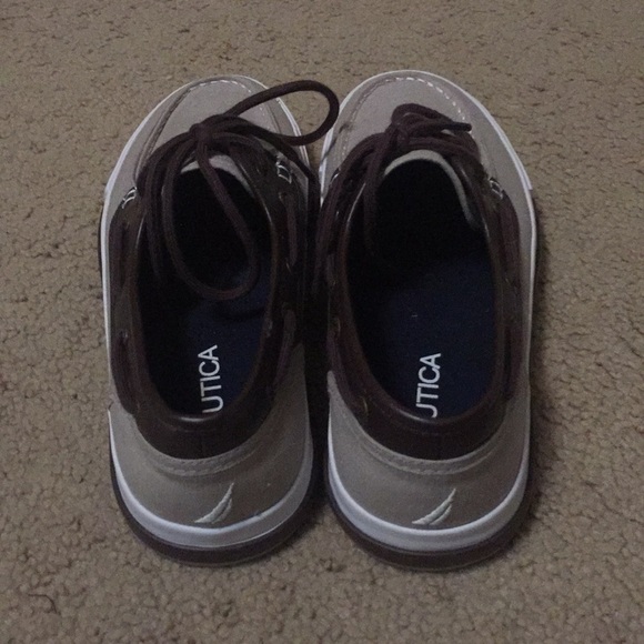 Tan and brown Nautica shoes - Picture 3 of 4